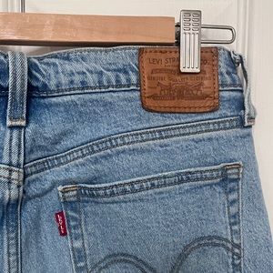 Levi’s Wedgie Straight 29W 28L